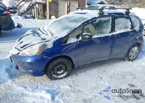 2010 Honda Fit z USA, uszkodzony, nr VIN JHMGE8H20AC004472